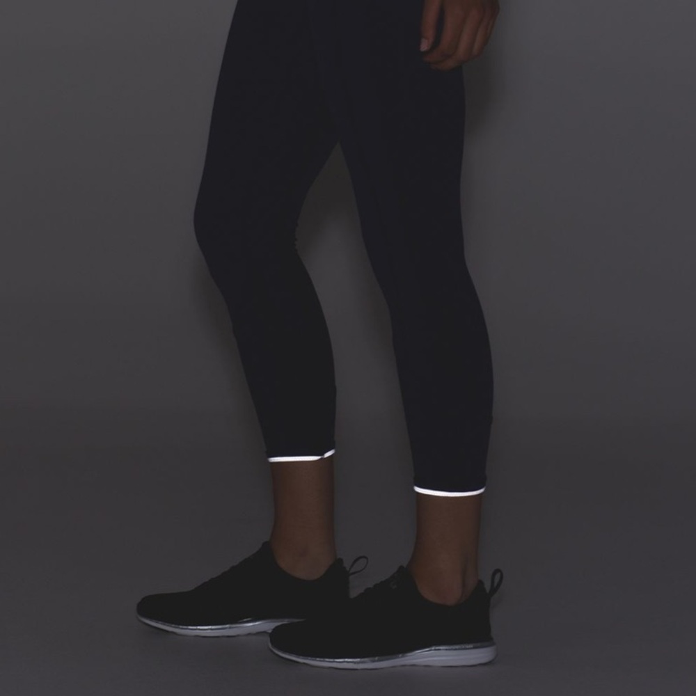 Lululemon Purple Cropped Leggings 💜